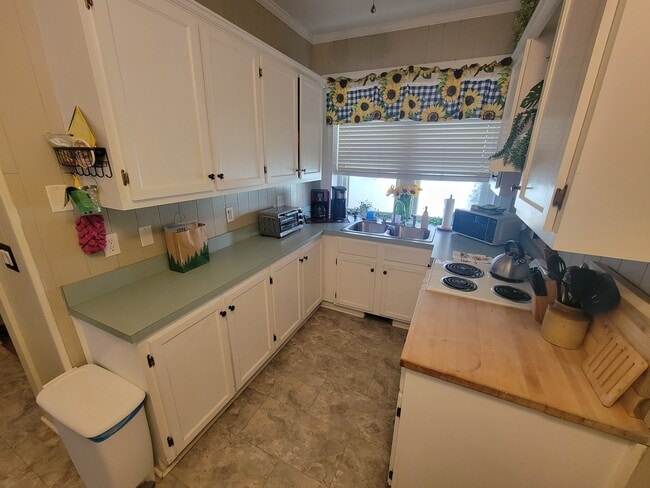 Building Photo - 33 Pigeon St