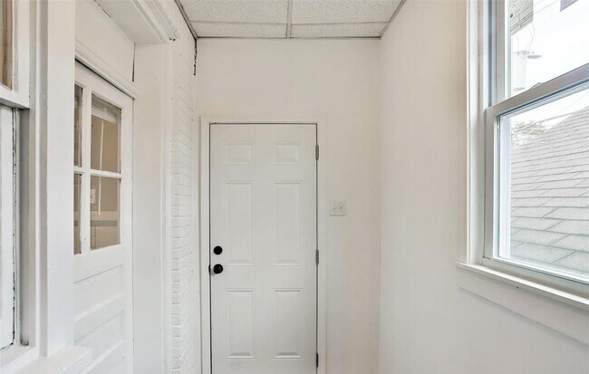 Building Photo - 7125 Dartmouth Ave
