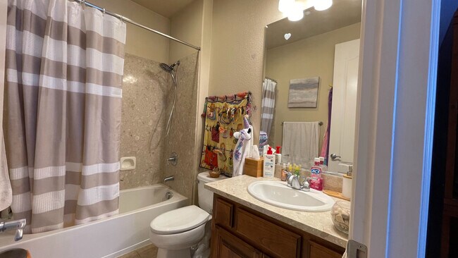 Bathroom for Bedroom #1 - 297 Drummond Dr