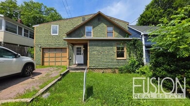 Building Photo - 446 Colchester Ave