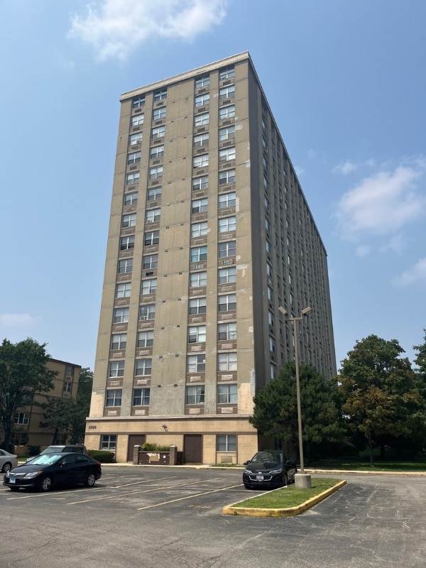 Building Photo - 4300 W Ford City Dr