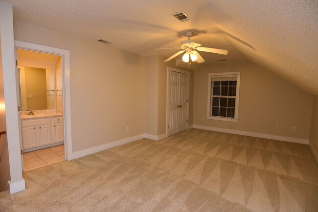 Building Photo - Single Family Home in Richmond Hill 4BR/3Bath