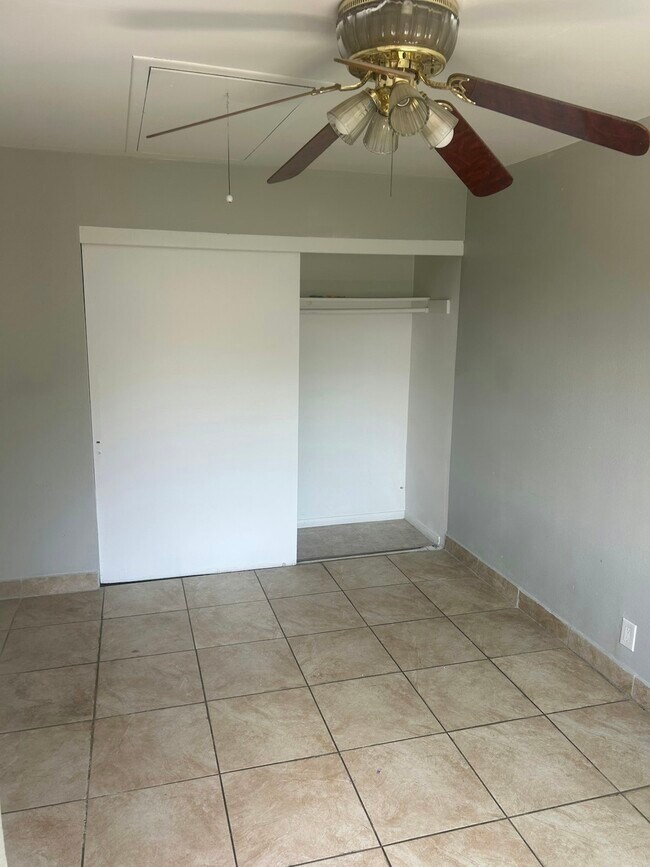 Building Photo - 458 Grand Ave