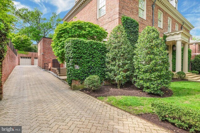 Building Photo - 2310 Kalorama Rd NW