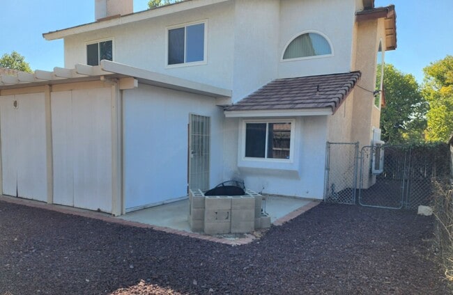 Building Photo - Great Two Story 3BD, 2.5BA Plus Bonus Room...