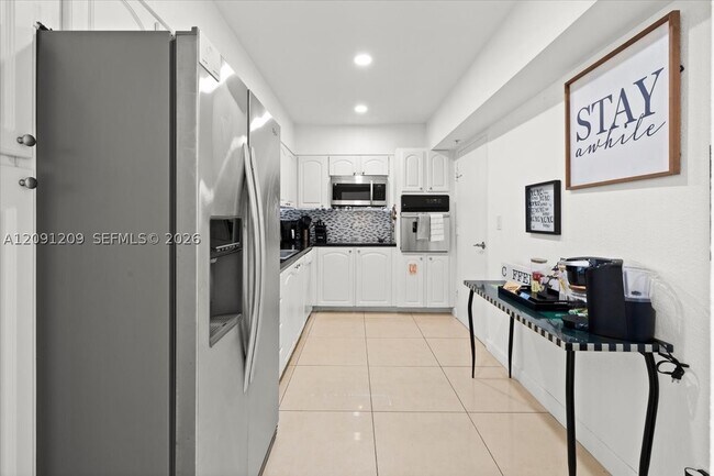 Building Photo - 4001 S Ocean Dr