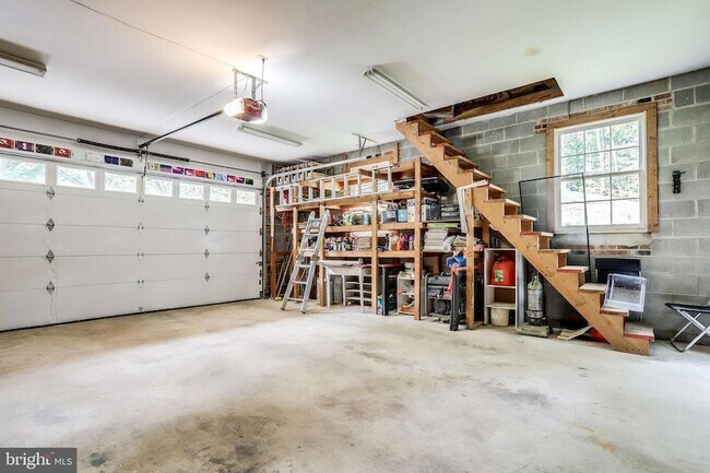 Building Photo - 5225 Old Dominion Dr