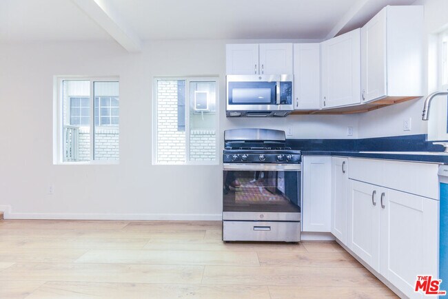 Building Photo - 1855 Euclid St