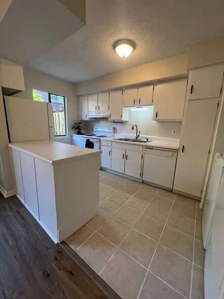 Building Photo - 6905 Cleaton Rd