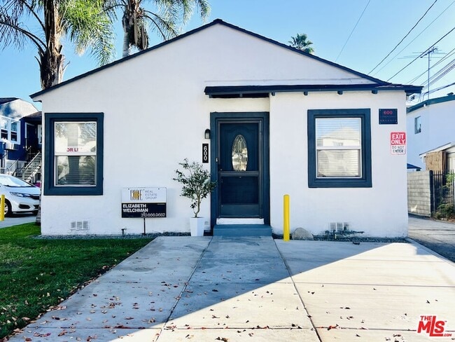 Building Photo - 600 E Chevy Chase Dr