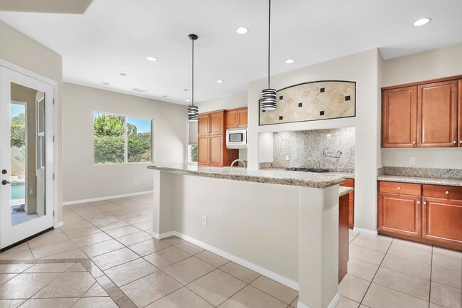 Building Photo - 112 Tesori Dr