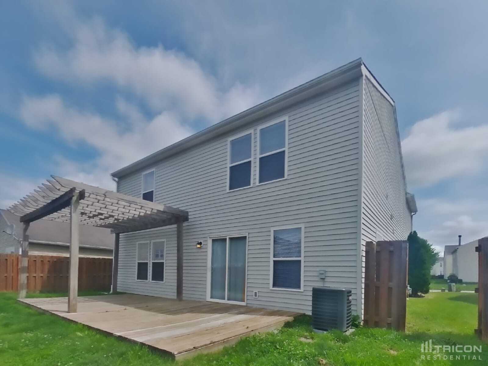 Building Photo - 9141 Bainbridge Dr
