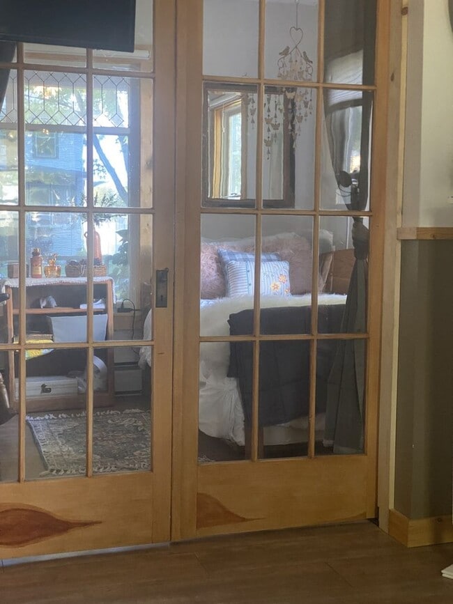 Building Photo - Cute 1 Bed, 1 Bath home in Crosby - Includ...