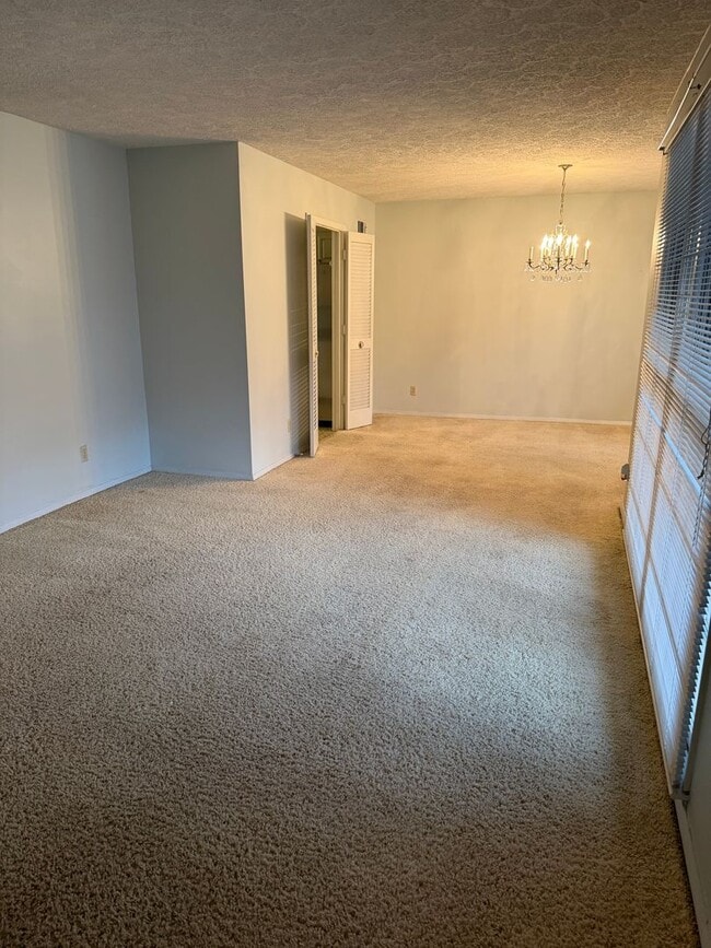 Building Photo - 706 Tibet Ave