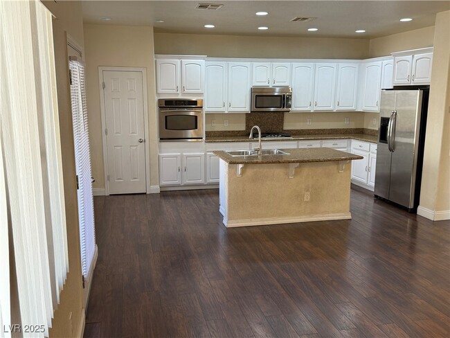 Building Photo - 856 S Colina Alta Pl