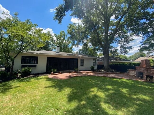 Building Photo - Beautiful Mid-town home 3br/2ba, newly ren...