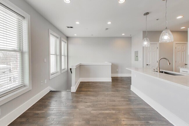 Building Photo - 1220 19th St NE