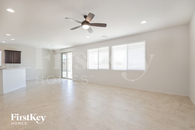 Building Photo - 9662 S Via Bandera