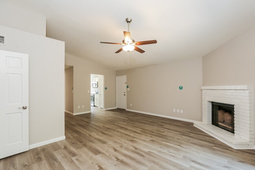 Building Photo - 1616 N Alta Mesa Dr