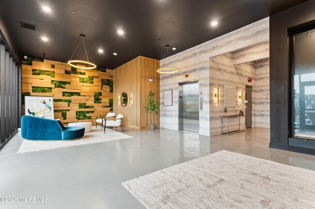 Building Photo - 521 Lake Ave