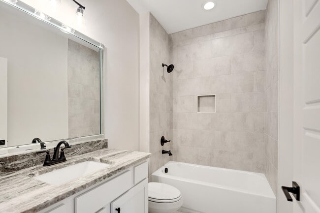 Building Photo - 5030 Jon Oak Dr