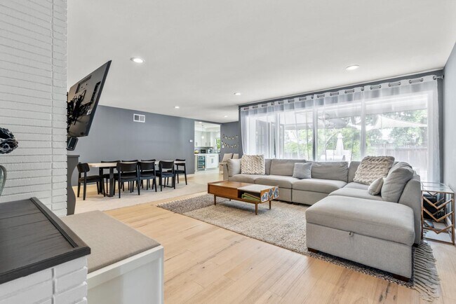 Building Photo - 1344 Camino Ramon