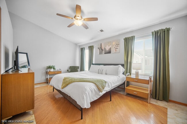 Building Photo - 632 Spring Leaf Dr