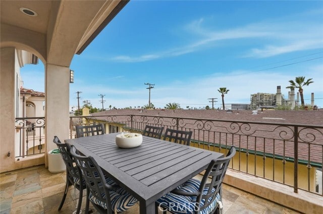 Building Photo - 424 N Broadway