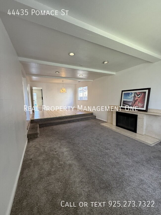 Building Photo - 44435 Pomace St