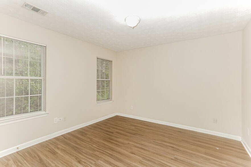 Building Photo - 7011 Setters Way