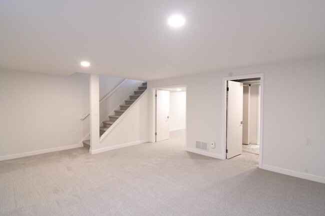 Building Photo - 5004 E Hinsdale Pl