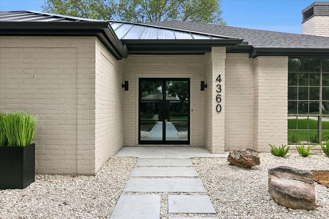 Building Photo - 4360 Thomas Ln