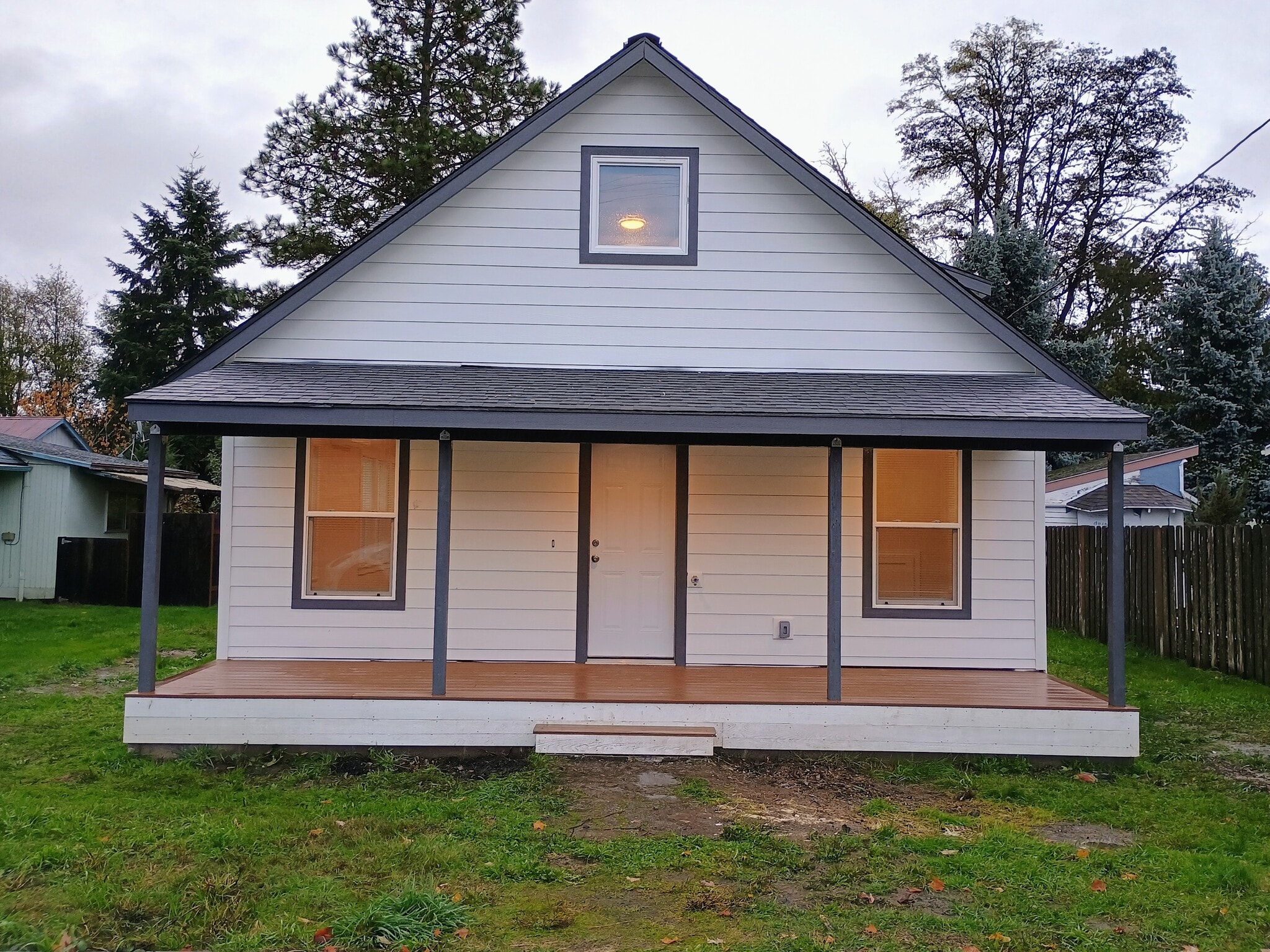 Building Photo - 642 Weed Ave