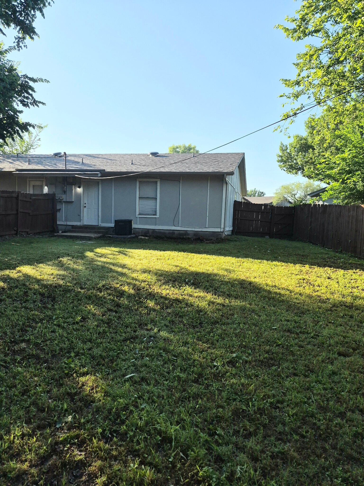 Building Photo - 214 Pine Meadow Dr