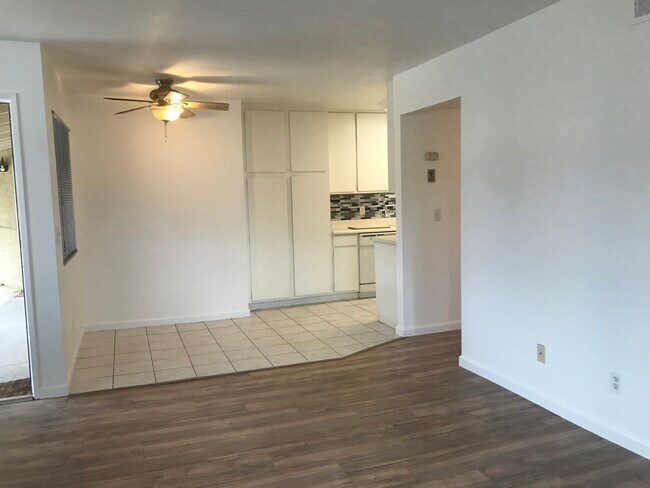 Building Photo - 10912 Rincon St