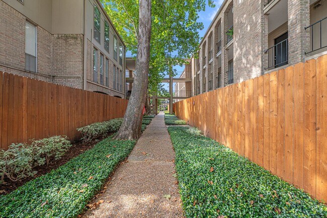 Building Photo - 4641 Wild Indigo St