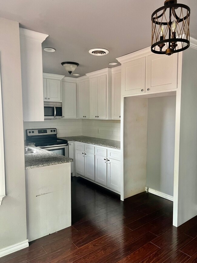 Building Photo - 317 Truman Pl