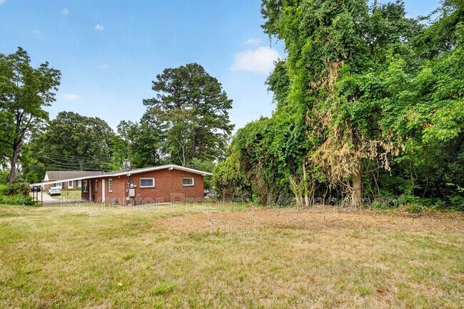 Building Photo - 4202 Halifax Rd
