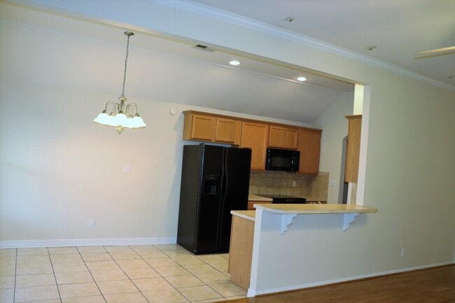 Building Photo - Lovely 3 bedroom 2 bath home for lease in ...