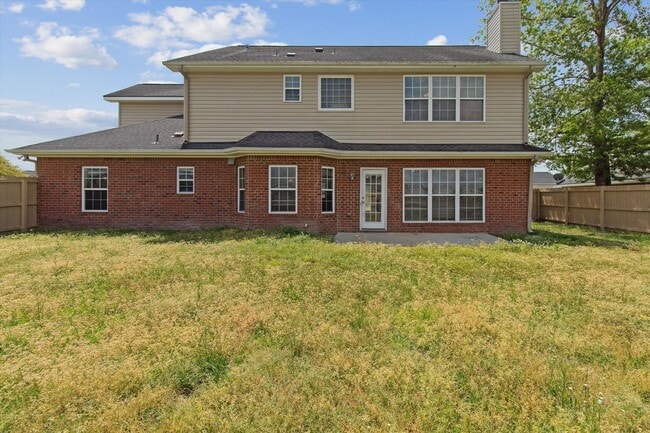 Building Photo - AVAILABLE JUNE [PETS PERMITTED]