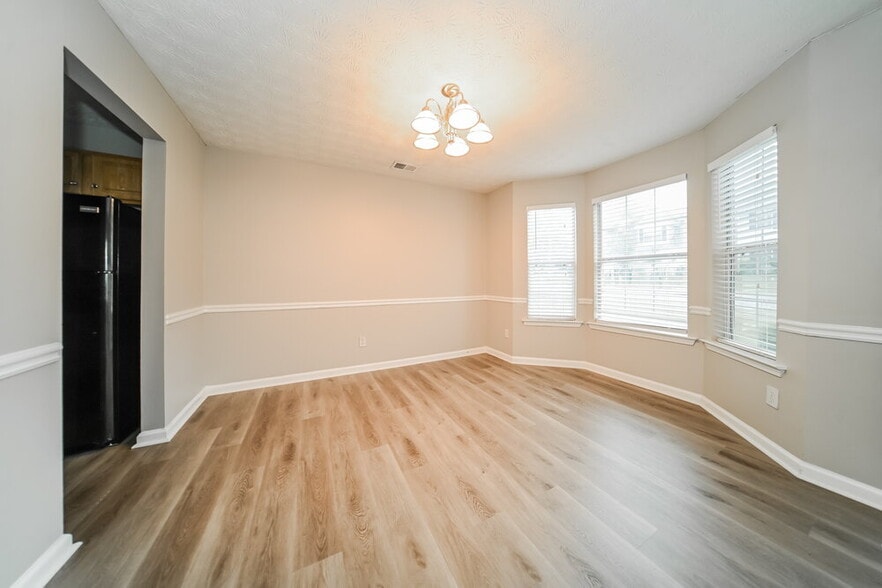 Building Photo - 505 Concord Terrace