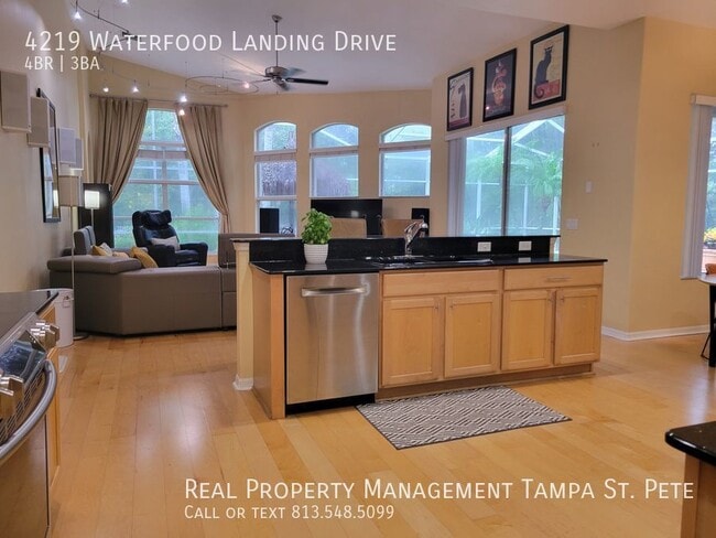Building Photo - ***LUXURY LUTZ HOME