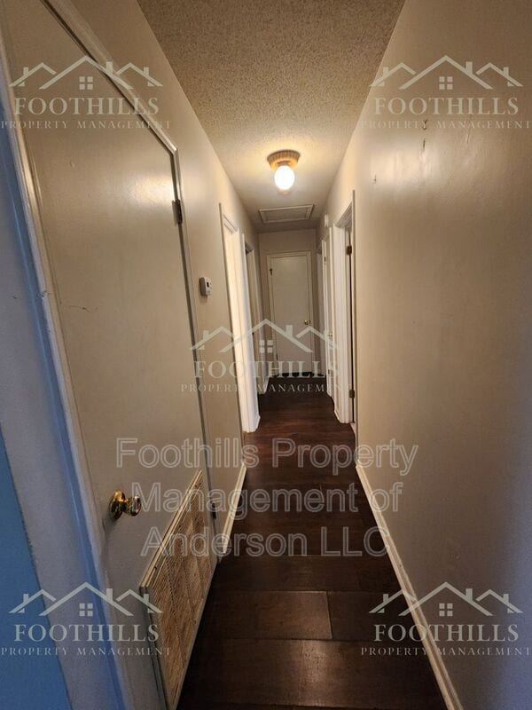 Building Photo - 305 Green Forest Dr