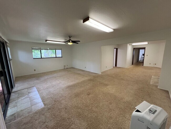 Building Photo - Breezy Kaneohe House