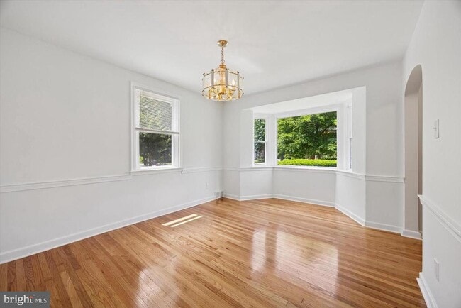 Building Photo - 609 Latham Dr