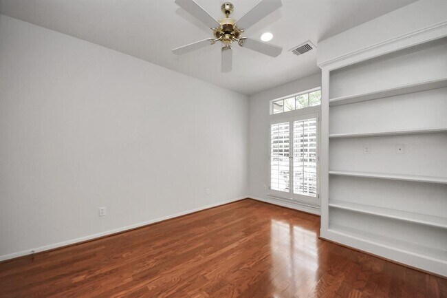 Building Photo - 39 Wild Meadow Ct