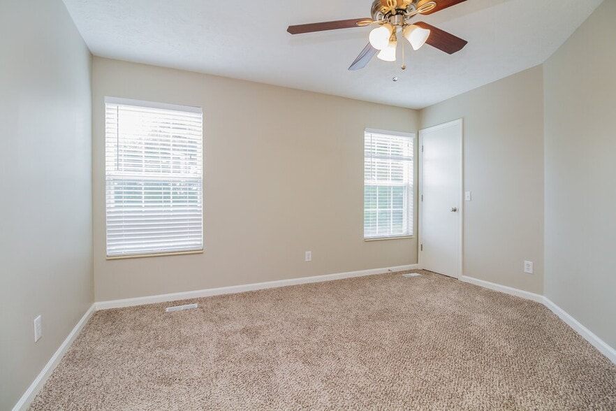 Building Photo - 207 Fairfield Dr