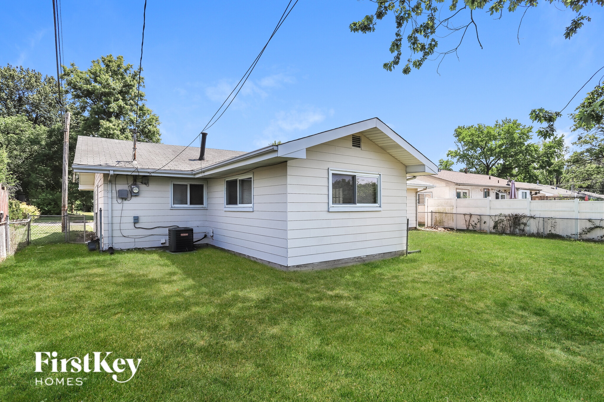 Building Photo - 1830 Jenkee Ave