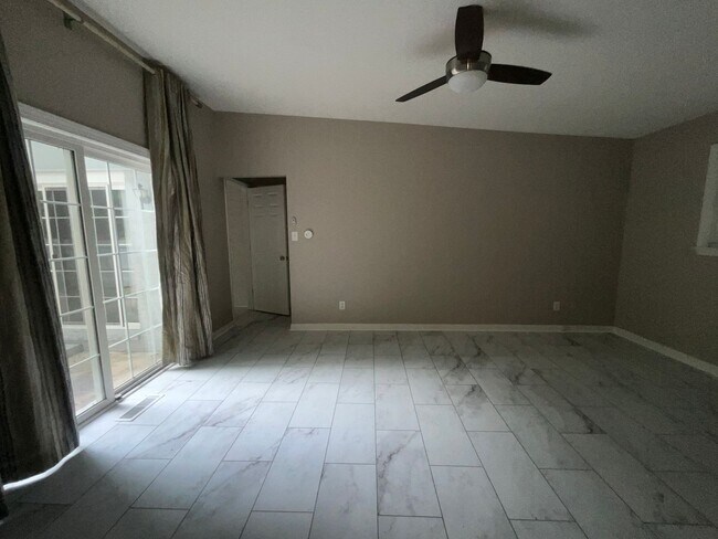 Building Photo - 3202 Cluny Dr