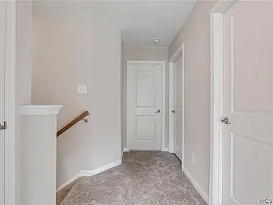 Building Photo - 8127 Creekside Village Dr